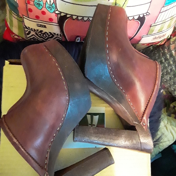 Guess Clogs - Picture 5 of 7